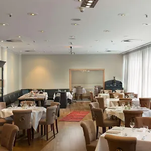 4* Hotel Wyndham Atrium